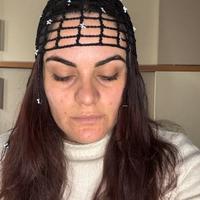 Cappello a rete nero con paillettes fiori uncinett