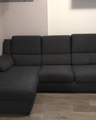 Divano letto con penisola e pouf contenitore