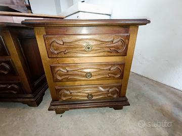 comodini n 2 venduti in coppia