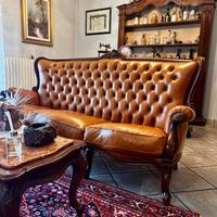 SALOTTO E CREDENZA DI PREGIO IN LEGNO MASSELLO