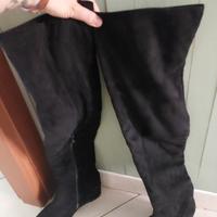 Stivali alti neri con tacco basso 38