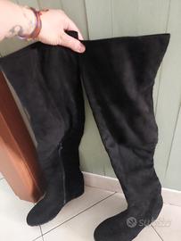 Stivali alti neri con tacco basso 38