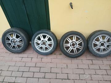 cerchioni lega erano su una ford fiesta 1.2 16v 