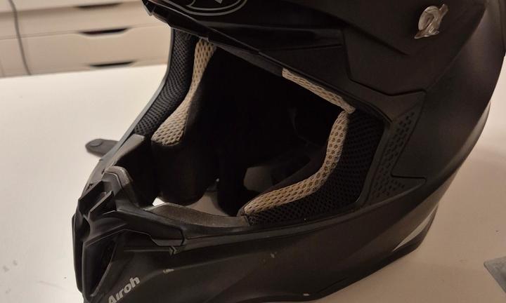 casco Airoh black matte