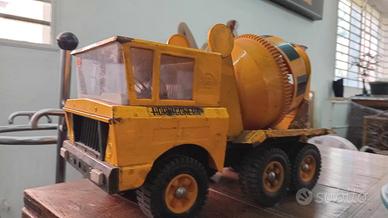  camion betoniera 