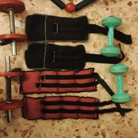 pesi e attrezzi palestra