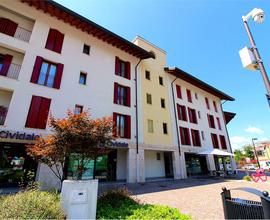 TRICESIMO - NEGOZIO IN PIAZZA VERDI