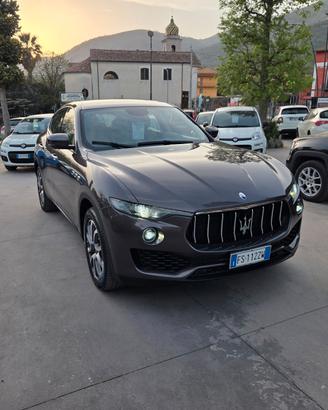 Maserati Levante V6 Diesel 275 CV AWD Granlusso