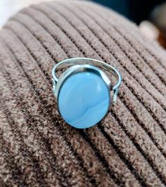 Anello in argento e agata blu 