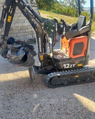 Mini escavatore Eurocomach 12ZT come nuovo 2024