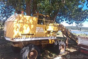 Escavatore gommato targato fiat Hitachi fe18