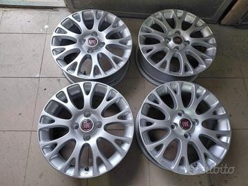 Cerchi in lega da 15 pollici per Fiat grande punto