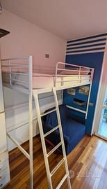 Letto a soppalco in metallo con materasso