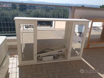 Specchiera con mobile bagno
