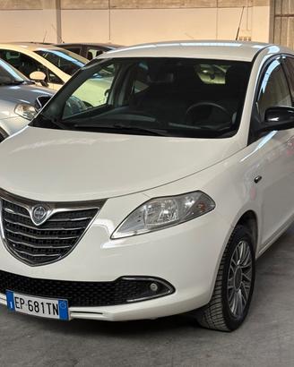 Lancia Ypsilon 0.9 TwinAir 85 CV 5 porte Metano Ec