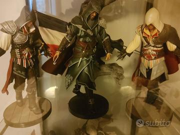  3 action figure di Assassin's creed 