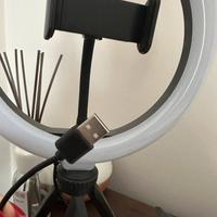 Ring light LED con treppiede e supporto smartphone