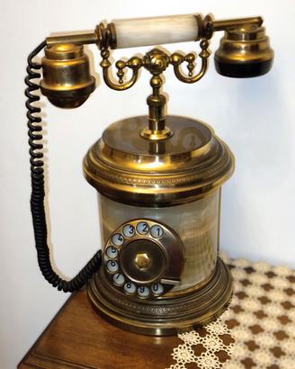 Telefono stile antico