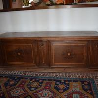 Cassapanca intarsiata in noce del 600