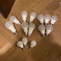 Lampadine varie e portalampadina neri