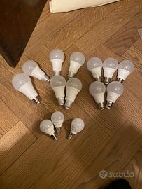 Lampadine varie e portalampadina neri