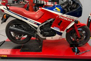 Honda Vf 500