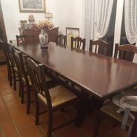 Tavolo con sedie