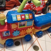 Giochi vari, trattore, trenino e Ferrari