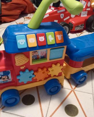 Giochi vari, trattore, trenino e Ferrari