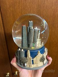 Chicago skyline musical snow globe