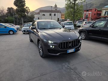Maserati Levante V6 Diesel 275 CV AWD Granlusso - 