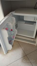 frigorifero piccolo con cassettino congelatore - Elettrodomestici In  vendita a Padova
