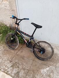 bmx bicicletta