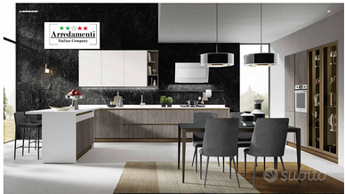 CUCINA CON PENISOLA CON COLONNE+VETRINE SU MISURA