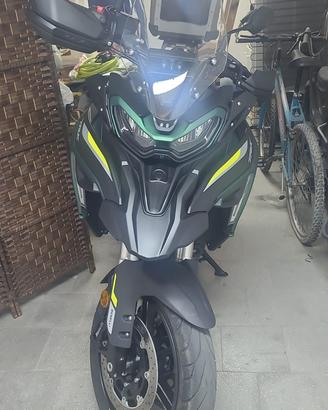 Benelli TRK 702 – Agosto 2024 con tris di valige