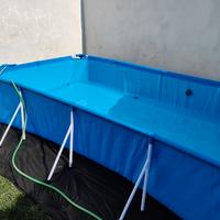 Piscina con motore e pannello riscaldante