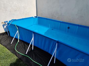 Piscina con motore e pannello riscaldante