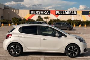 Peugeot 208 1.2 Puretech Signature