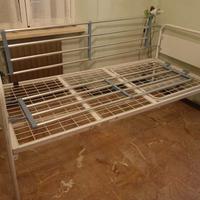 Letto per disabili/anziani con sponde 