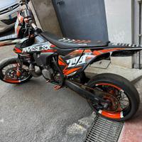 KTM 300 EXC 2018 con kit motard