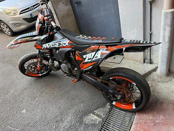 KTM 300 EXC 2018 con kit motard