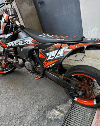 KTM 300 EXC 2018 con kit motard
