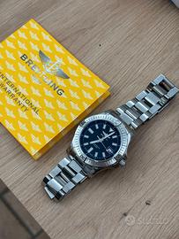 Breitling Avenger A17318