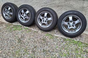 4 cerchi Dezent 15" Volkswagen Golf V con gomme