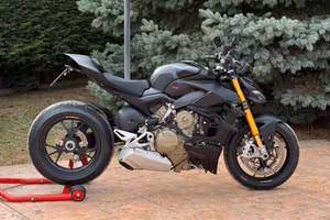 Ducati Streetfighter v4s