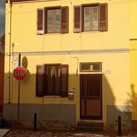 Abitazione su due livelli con giardino