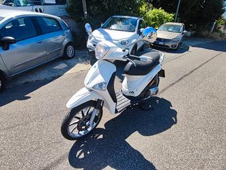 300 Euro Liberty 50 Bianco Usato Piaggio Liberty Piaggio Beverly