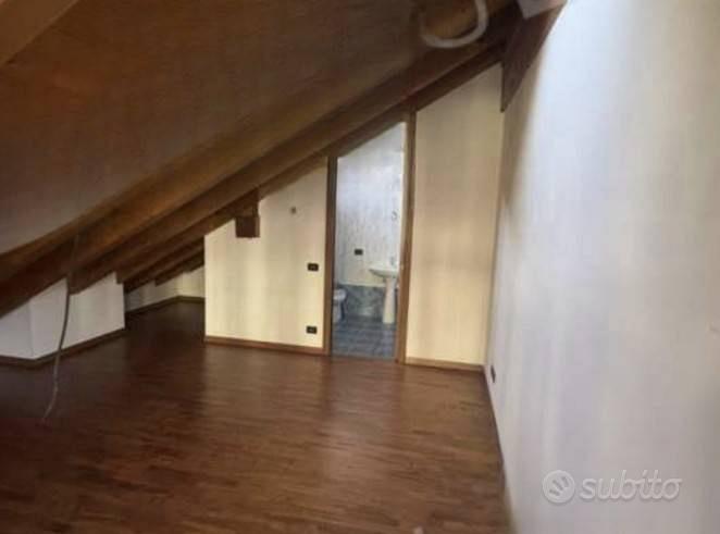 Immobile in asta di 145 m² con 3 locali e box auto - Vista 5