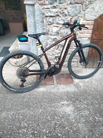 Mountain Bike elettrica focus batteria 700 