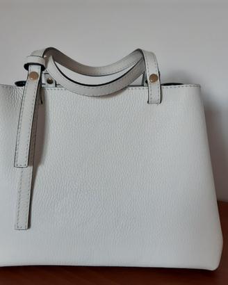 Borsa bianca donna a mano o a tracolla 